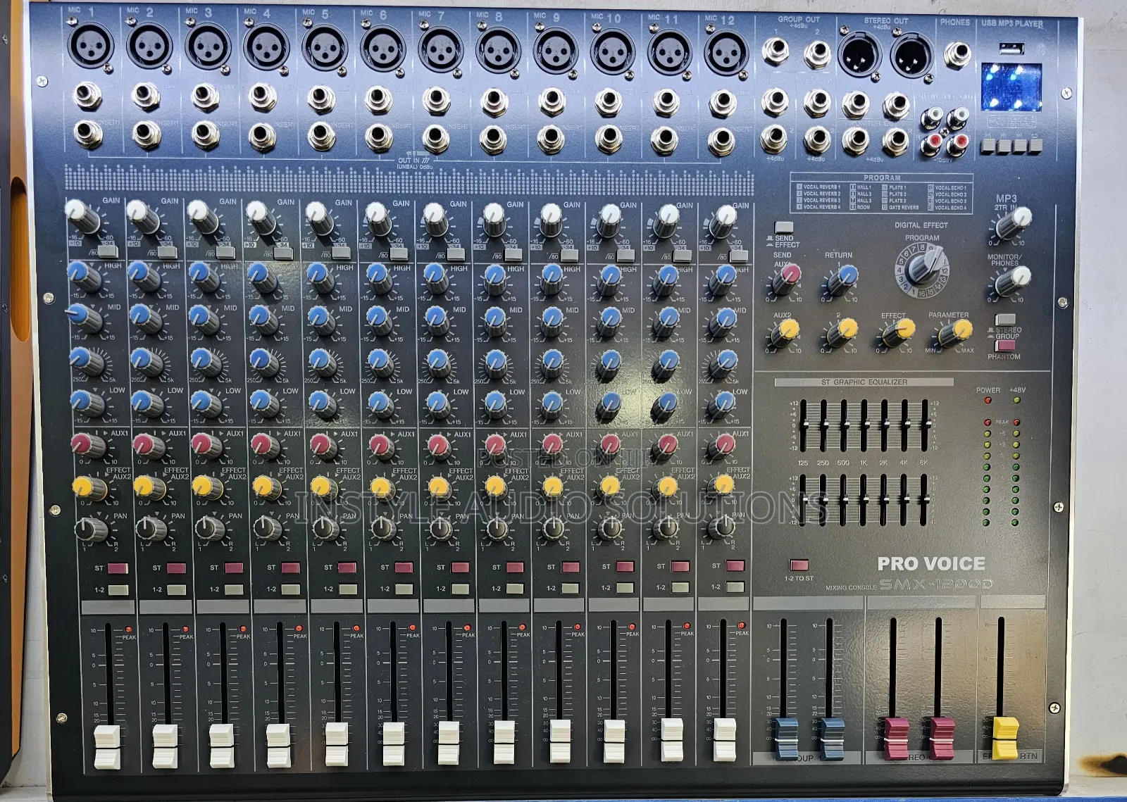 12 Channels Professional Plain Mixer Usb/ Bluetooth and Auxiliary
