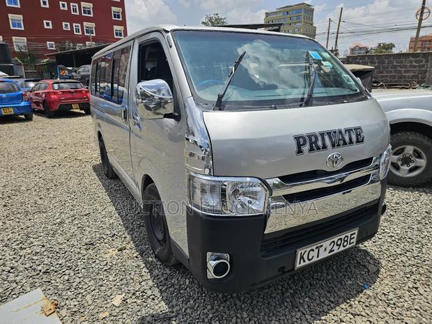 Toyota HiAce 2013 Silver