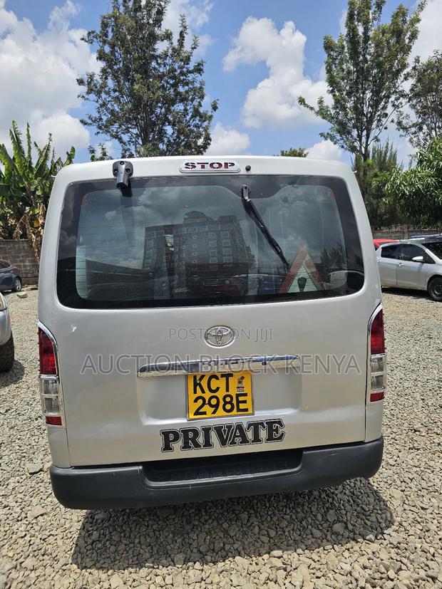 Toyota HiAce 2013 Silver - thumbnail 3