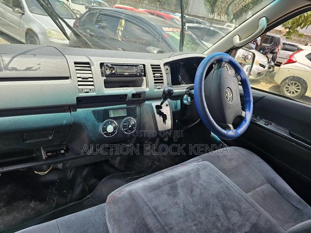 Toyota HiAce 2013 Silver - thumbnail 5