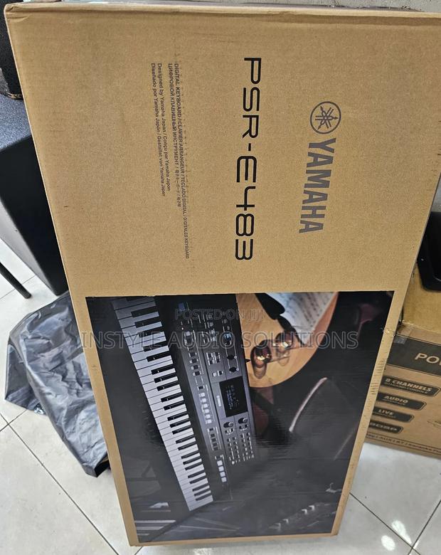 New Model Yamaha PSR E483 Professional Keyboard Complete With Adapter - thumbnail 3
