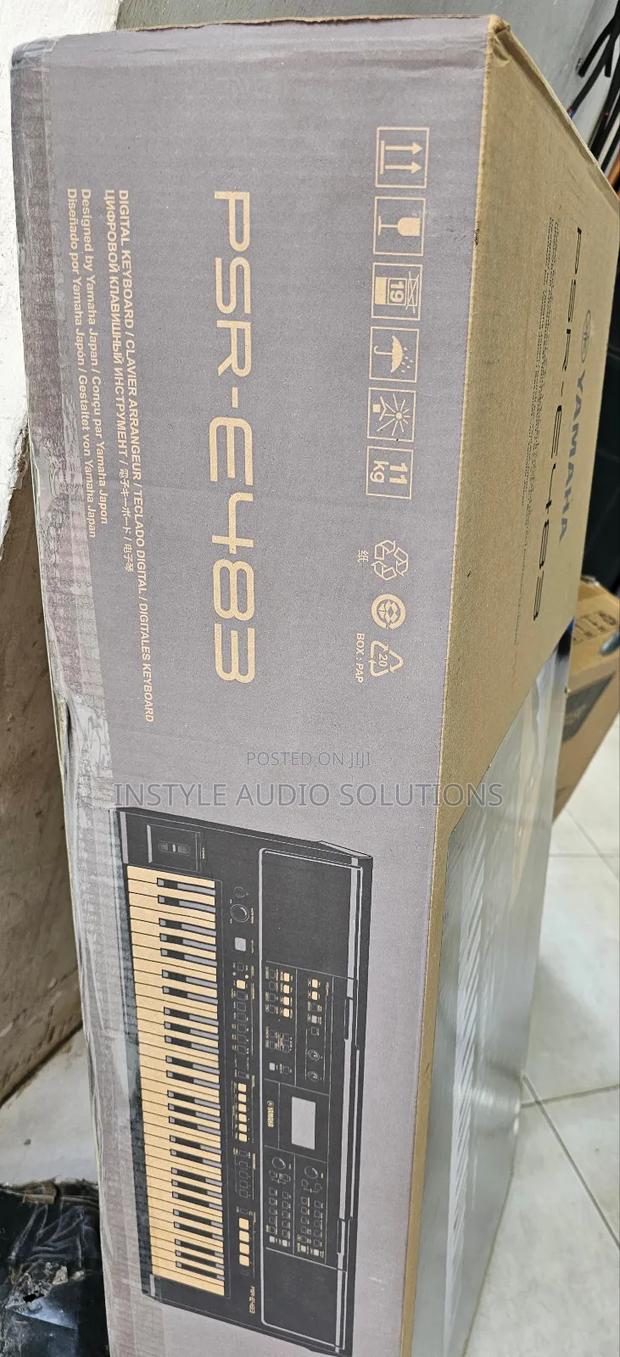 New Model Yamaha PSR E483 Professional Keyboard Complete With Adapter - thumbnail 5
