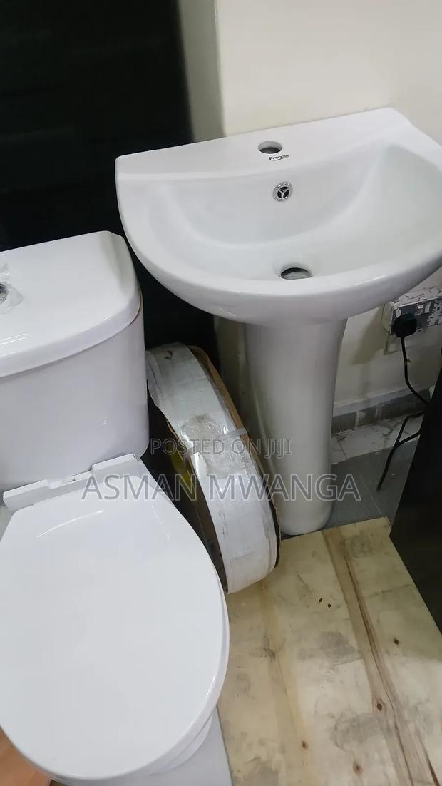 Toilets Set With Washing Basin - thumbnail 2