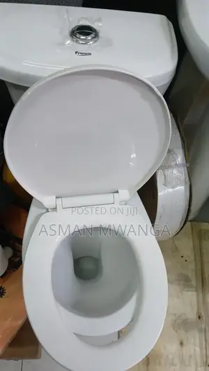 Toilets Set With Washing Basin