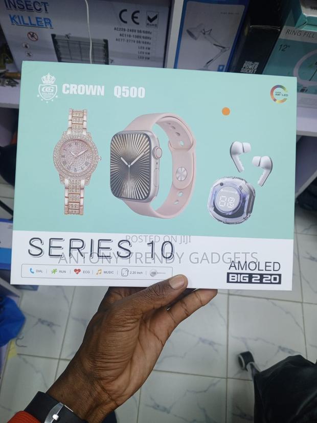 Crown Q500 Series 10 Bluetooth Smartwatch With Health Monitor - main view