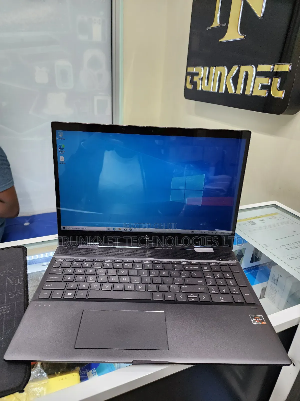Laptop HP Envy 15 8GB AMD Ryzen 5 SSD 256GB