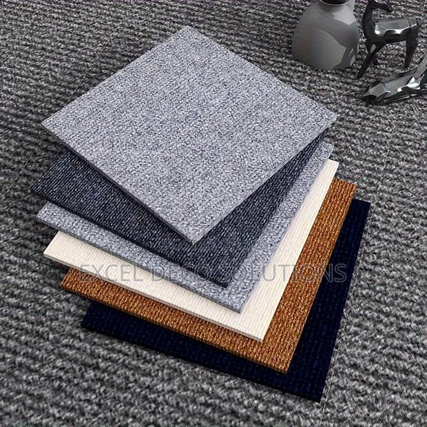 Plain Carpet Tiles – Ideal for Large Office Spaces