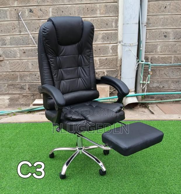 Black Leather Ergonomic Office Chair .