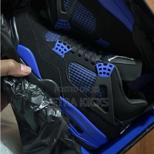 Air Jordan 4 Thunder Blue Sneakers