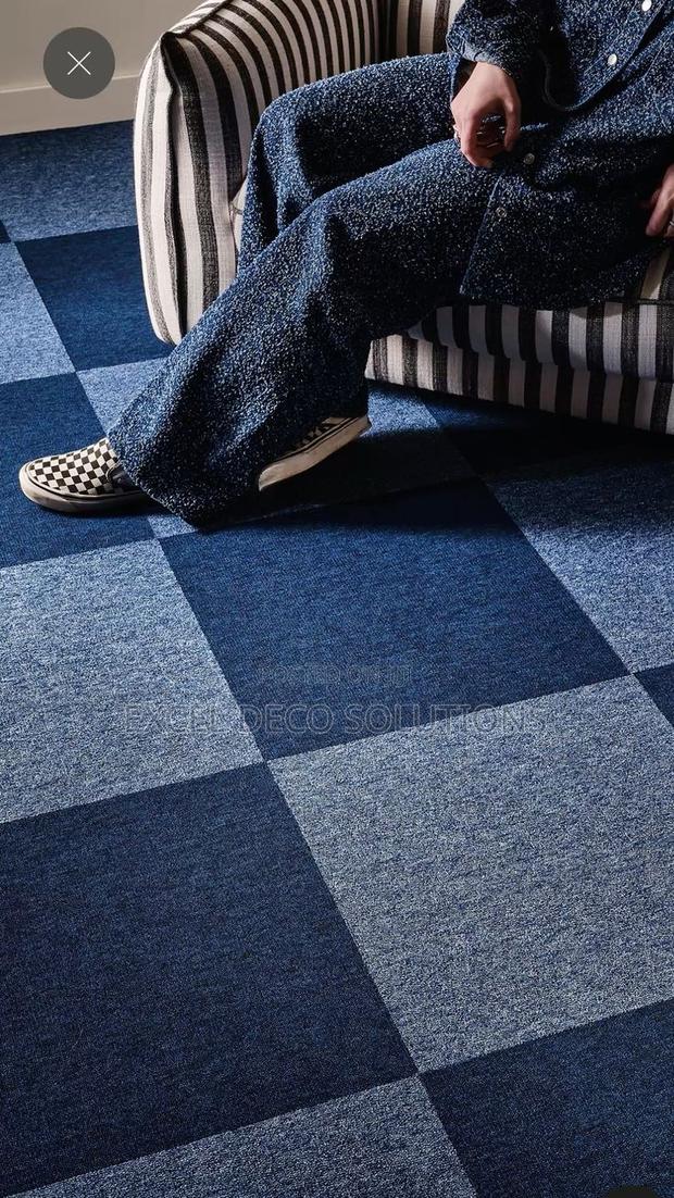 Plain Carpet Tiles for Workspaces – Modern Practical