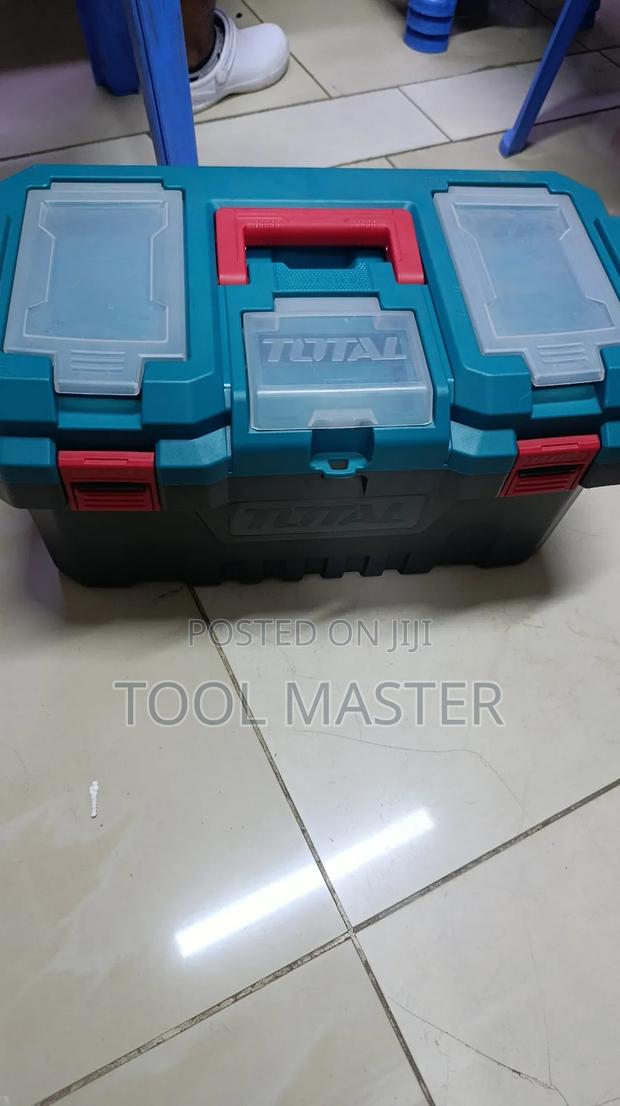 Total 20" Tool Box / Empty Total Tool Box - main view