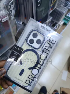 Capes iPhone 17 Pro Transparent Clear Armour Anti-Yellow Magsafe Case