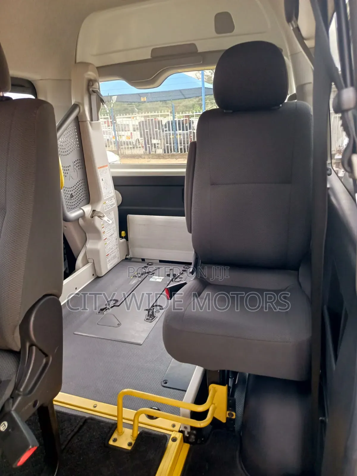 Toyota HiAce 2019 White
