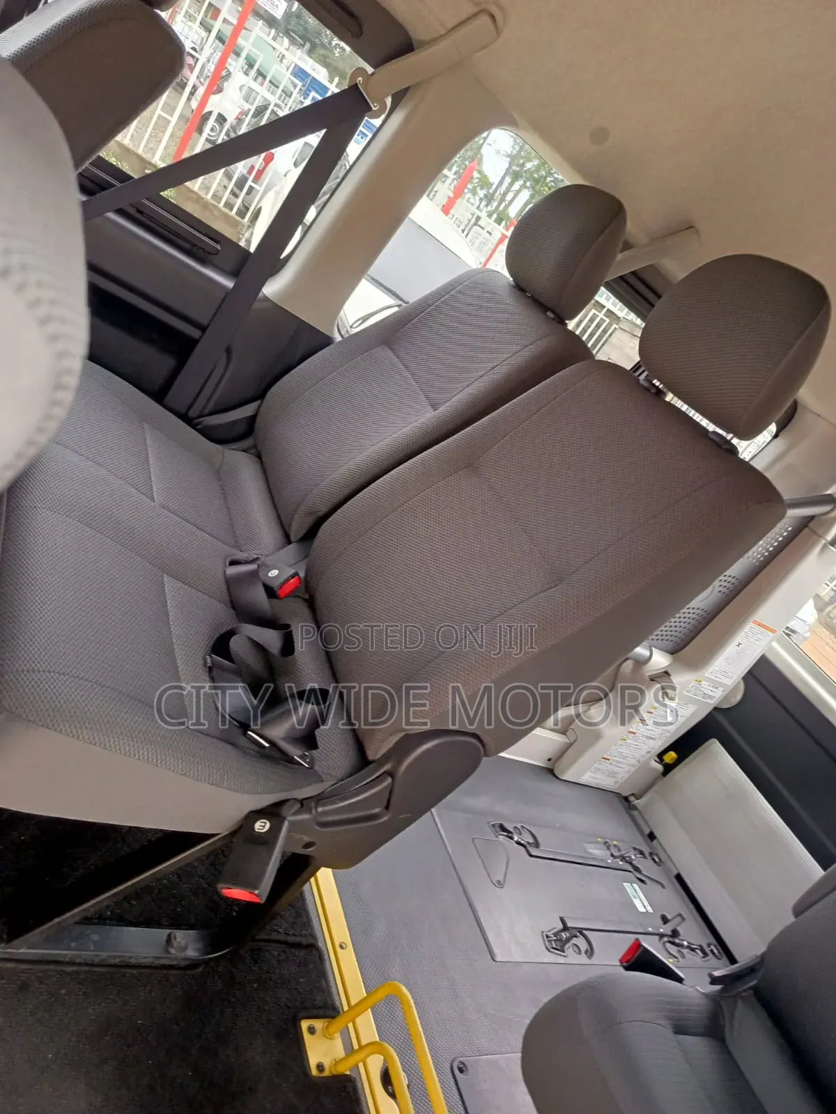 Toyota HiAce 2019 White