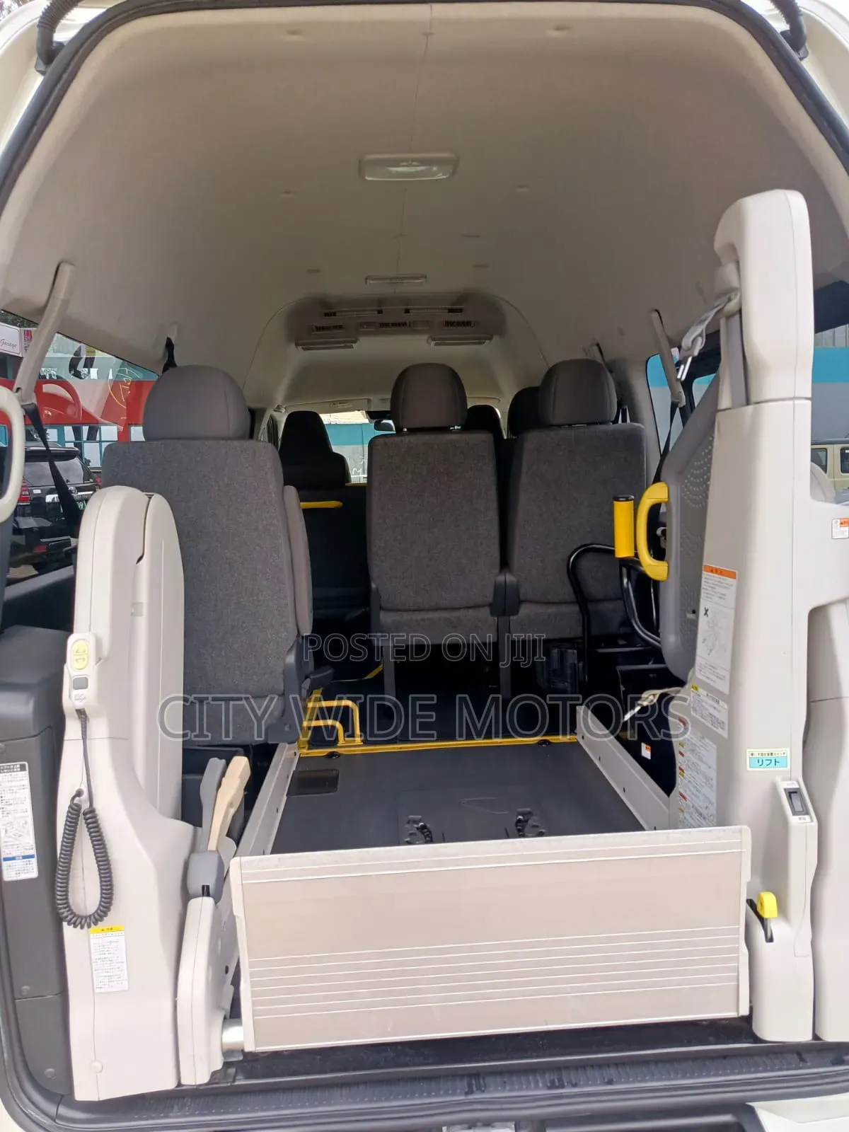Toyota HiAce 2019 White