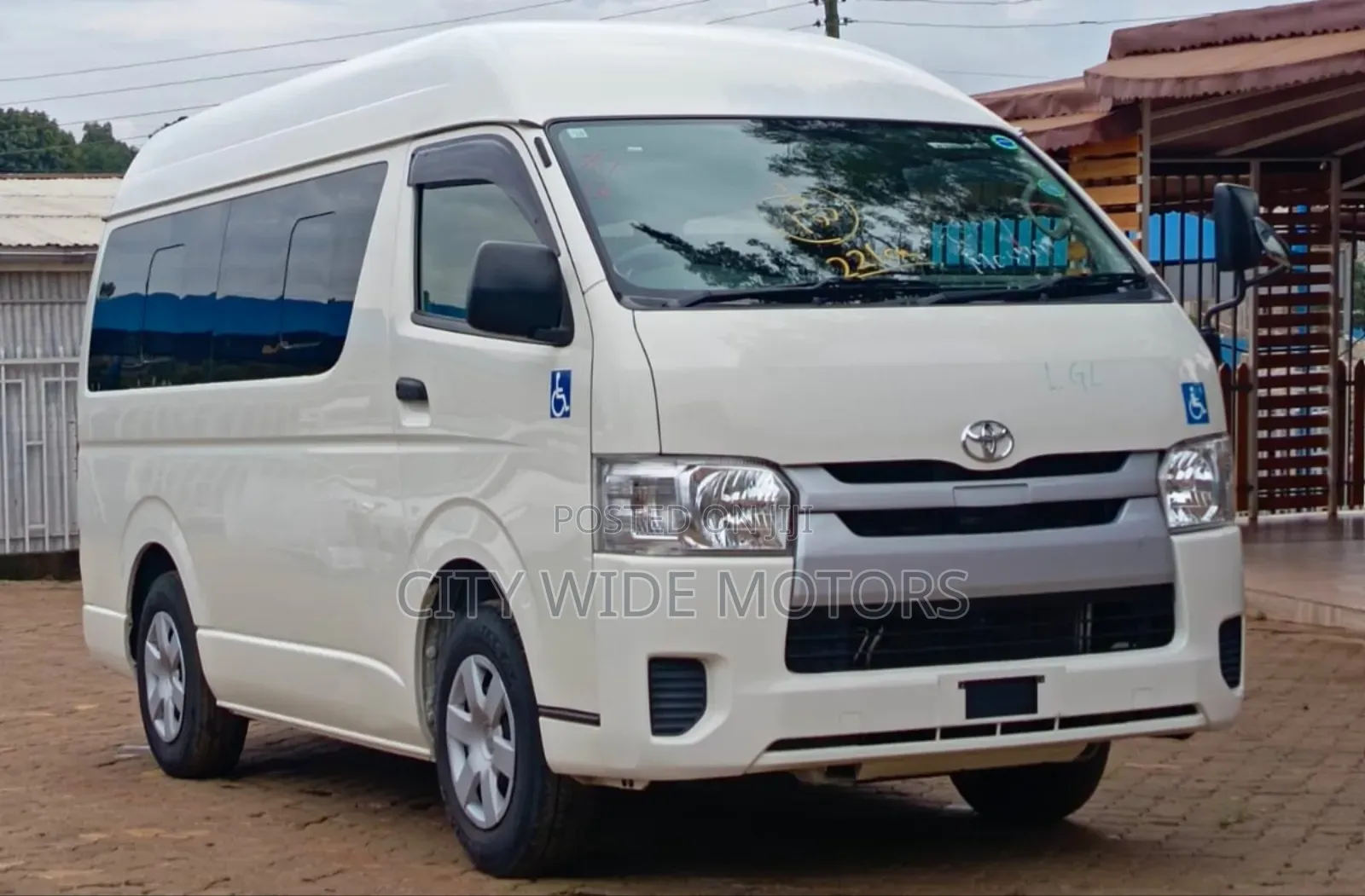 Toyota HiAce 2019 White