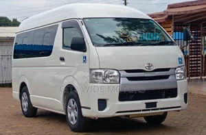Toyota HiAce 2019 White