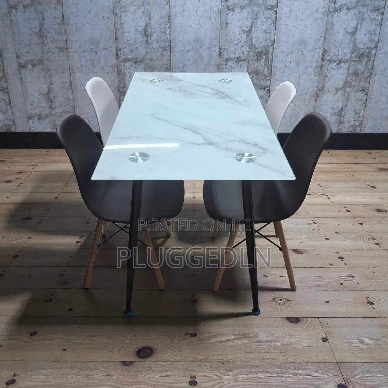 4 Seater Glass Dining Table.*