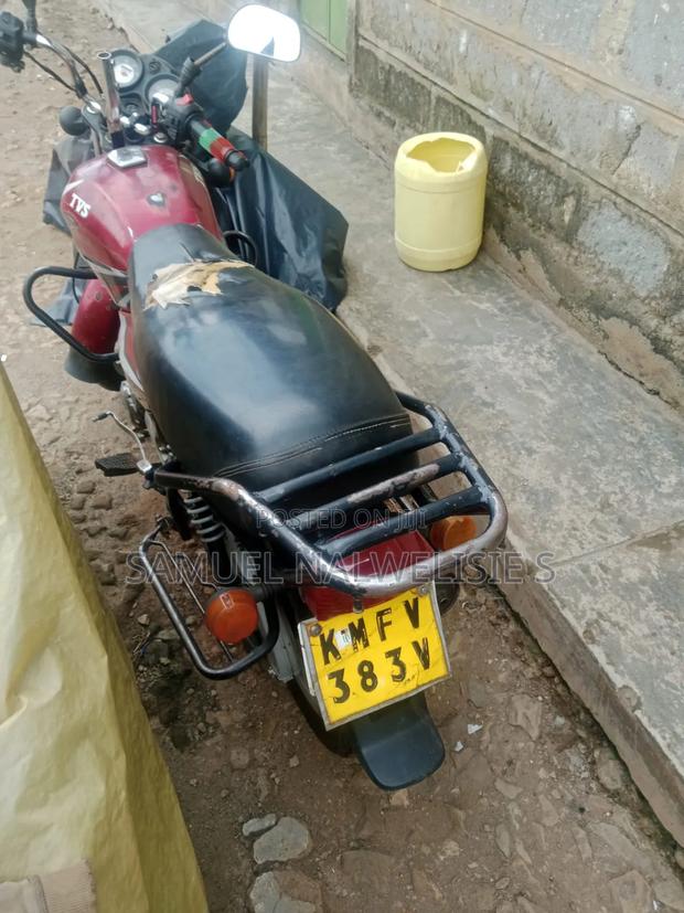 TVS HLX 125 2023 Red - main view