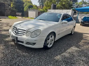 Mercedes-Benz E350 Base 4dr Sedan RWD (3.5L 6cyl 7A) 2009 Pearl