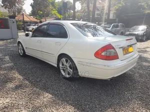 Mercedes-Benz E350 Base 4dr Sedan RWD (3.5L 6cyl 7A) 2009 Pearl