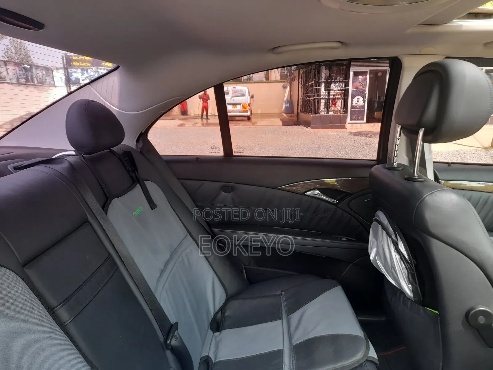 Mercedes-Benz E350 Base 4dr Sedan RWD (3.5L 6cyl 7A) 2009 Pearl