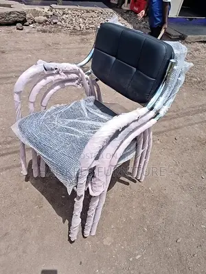 Office Visitor Chair – Comfortable Stylish Seating