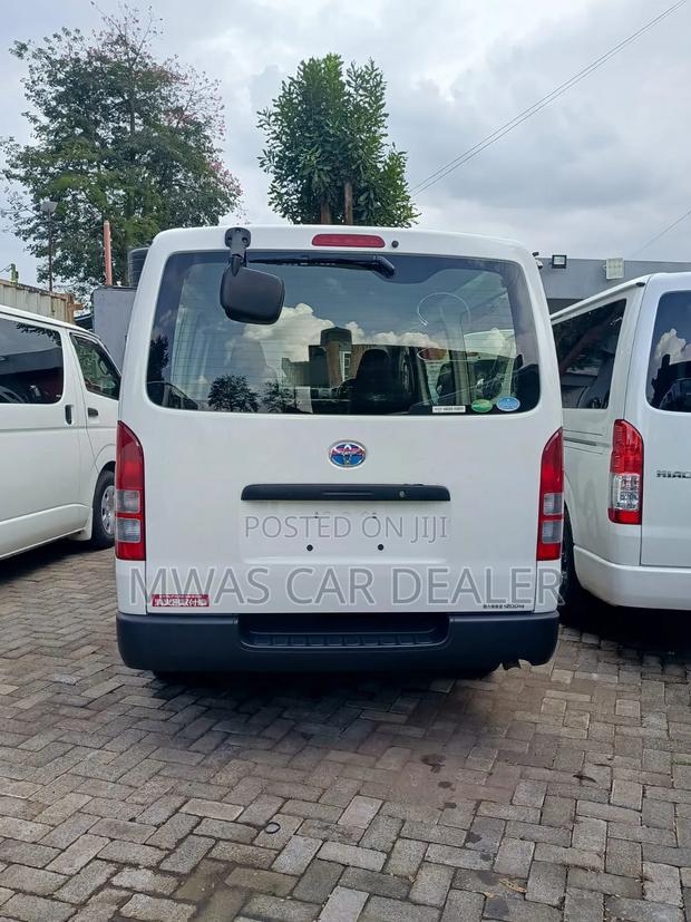 Toyota HiAce 2019 White - thumbnail 2