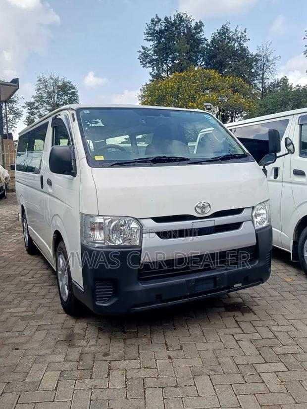 Toyota HiAce 2019 White - thumbnail 3