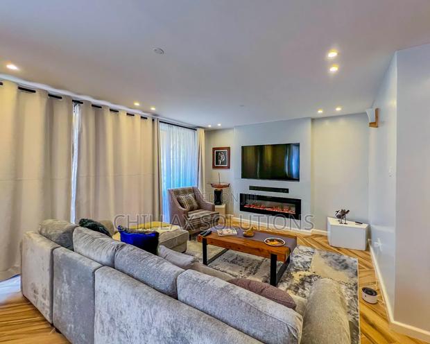 Executive 2 Bedroom Airbnb, Dennis Pritt, State House - thumbnail 2