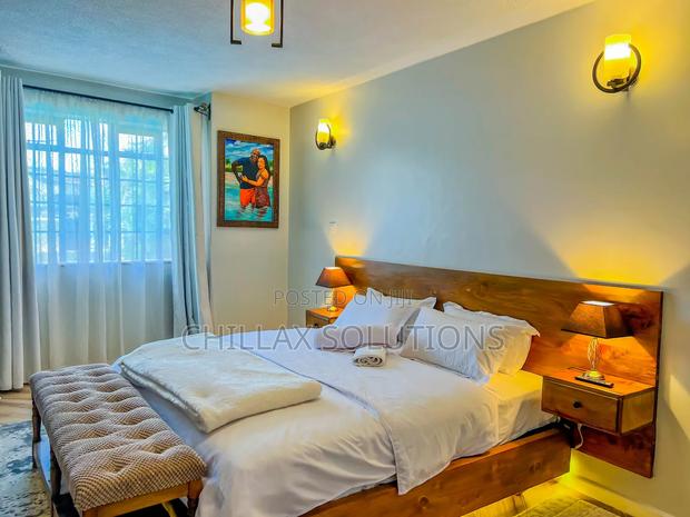 Executive 2 Bedroom Airbnb, Dennis Pritt, State House - thumbnail 4