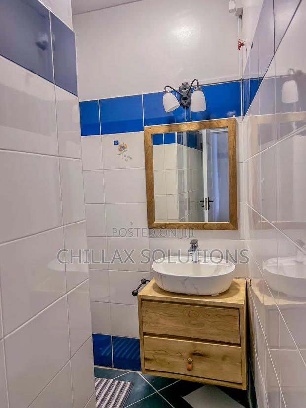 Executive 2 Bedroom Airbnb, Dennis Pritt, State House - thumbnail 11