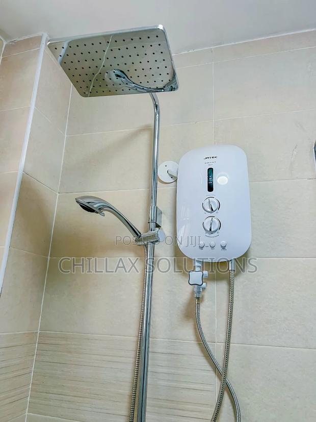 Executive 2 Bedroom Airbnb, Dennis Pritt, State House - thumbnail 12