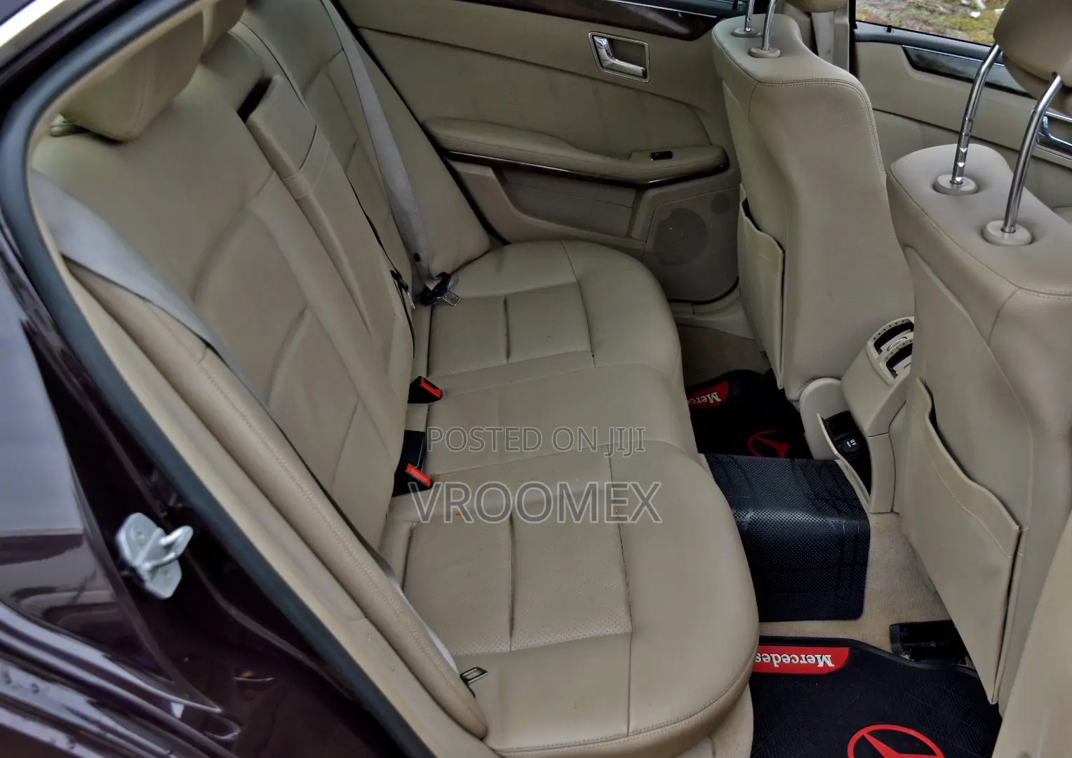 Mercedes-Benz E250 2010 Maroon