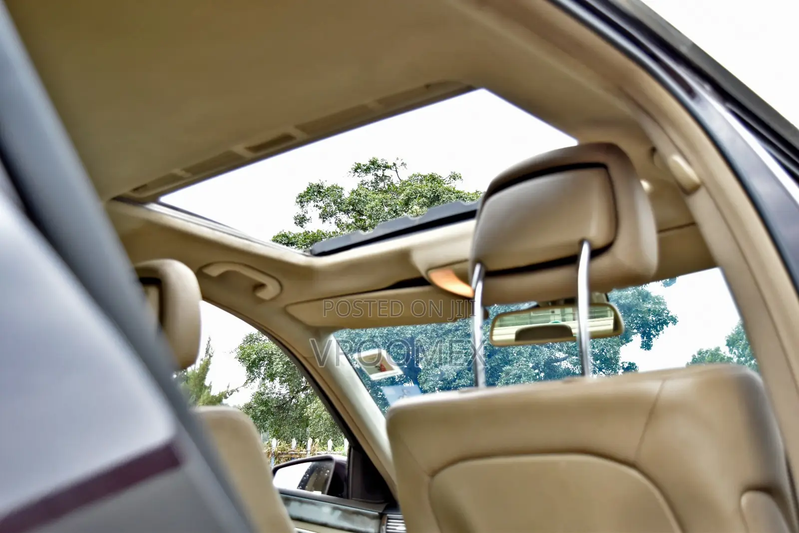 Mercedes-Benz E250 2010 Maroon