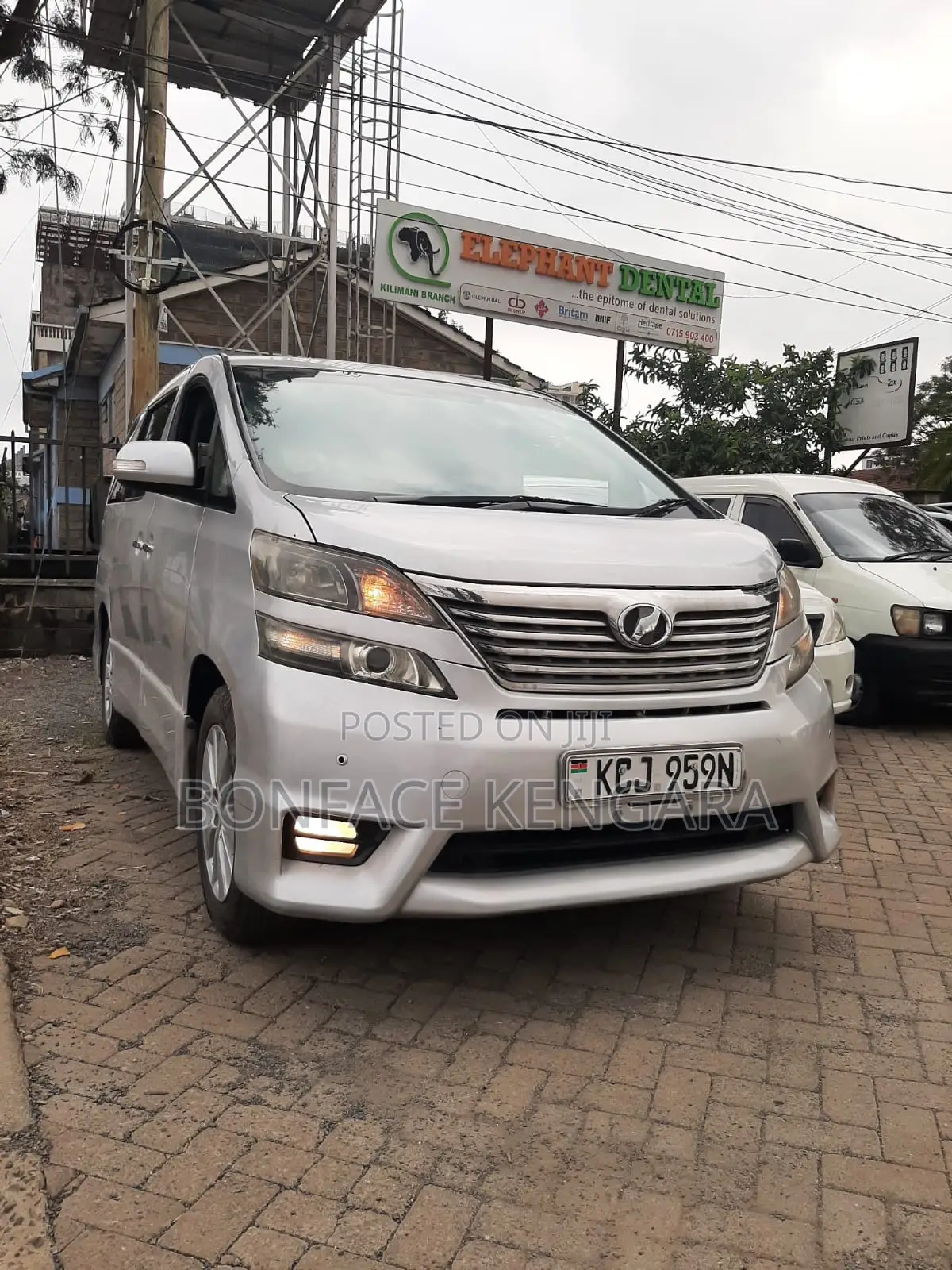 Toyota Vellfire 2009 Silver