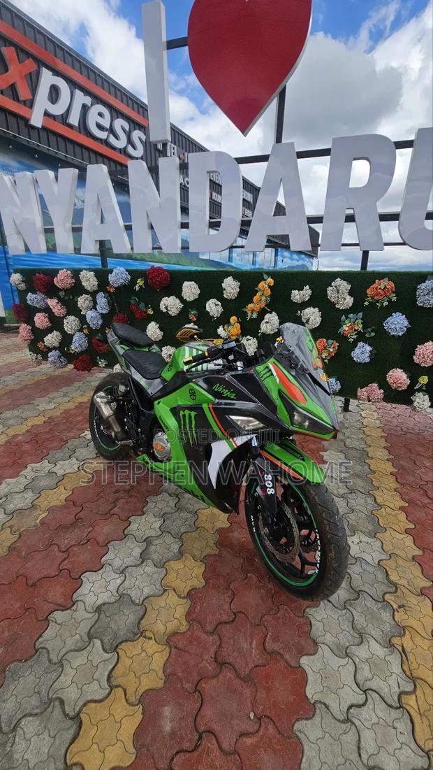 Motorcycle 2021 Green