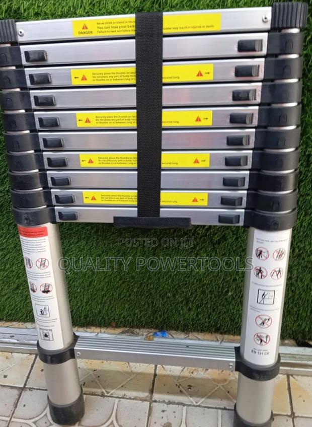 Telescoping Ladder 3.2m - main view