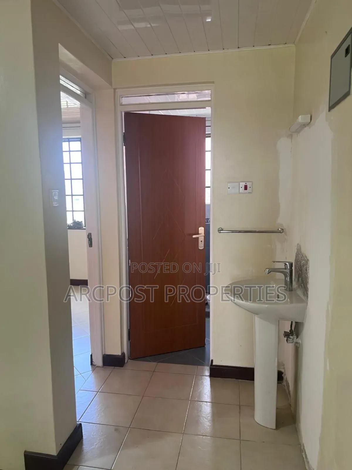 4bdrm Maisonette in Hotel 67 Area for sale