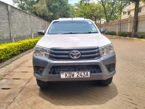 Toyota Hilux Revo Double Cab Deisel 2.8 RWD 2018 White