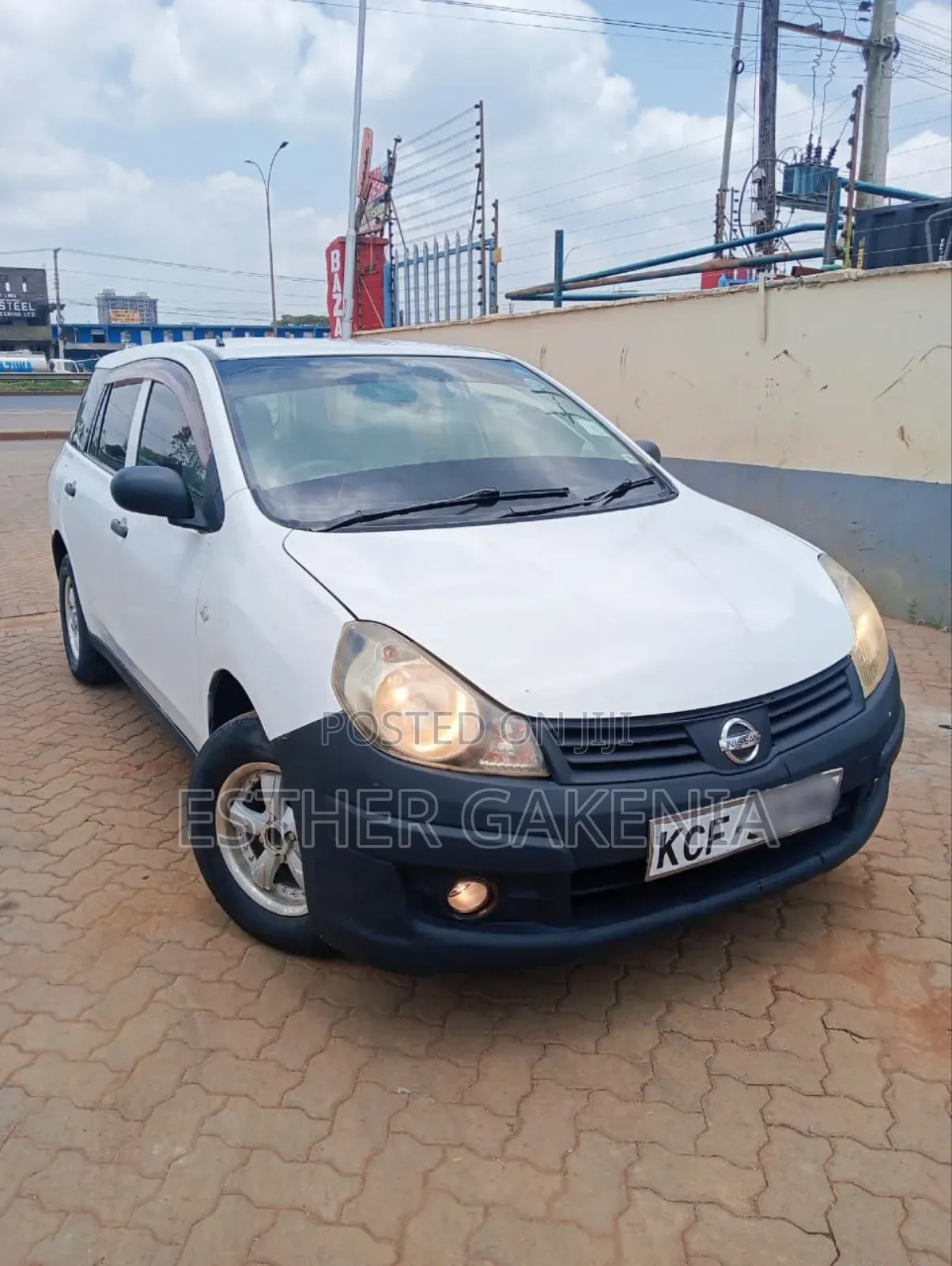 Nissan Advan 2009 White