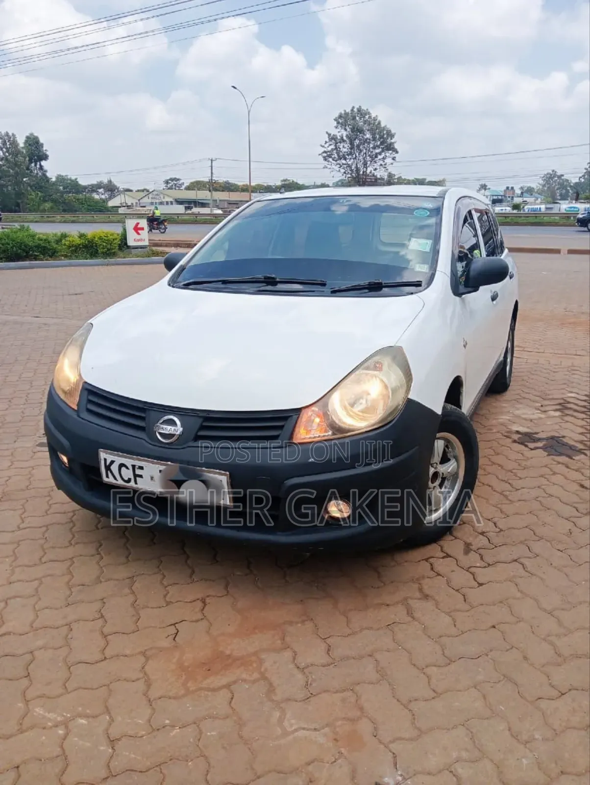 Nissan Advan 2009 White