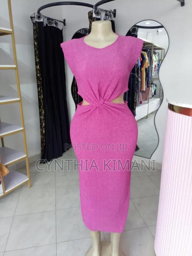 Selling Dresses - main view