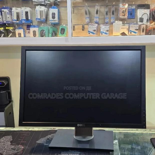 Dell Ultrasharp 2209wa 22-Inch Widescreen LCD Monitor.