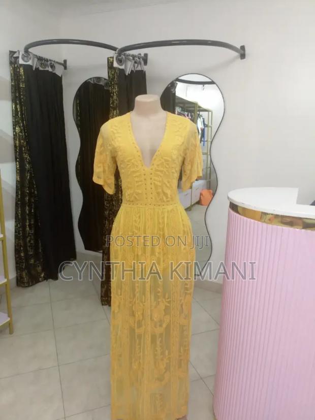 Selling Dresses - main view