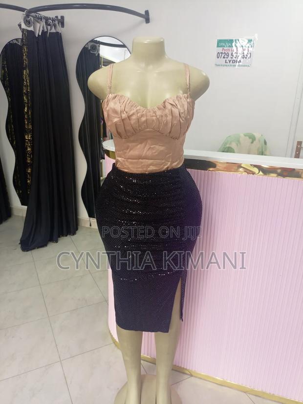 Selling Tops and Skirts - thumbnail 5