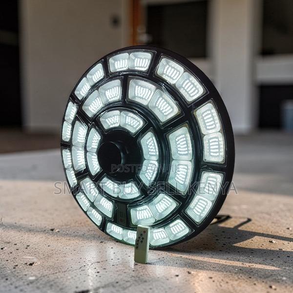 Waterproof Casing 5000w Outdoor Security Round Led Solar Street Light - main view