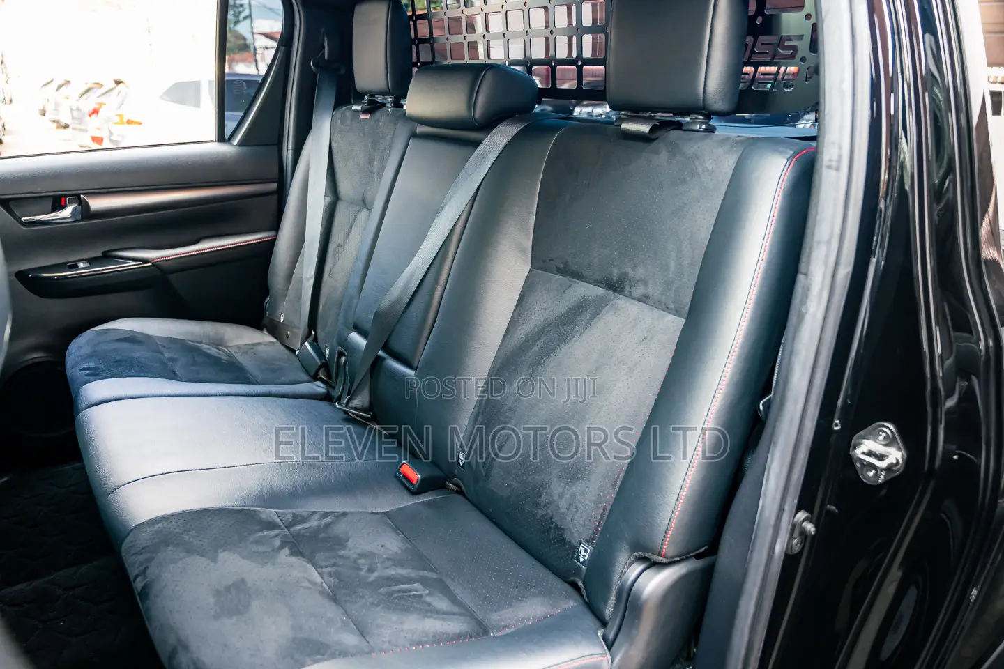 Toyota Hilux 2021 Black