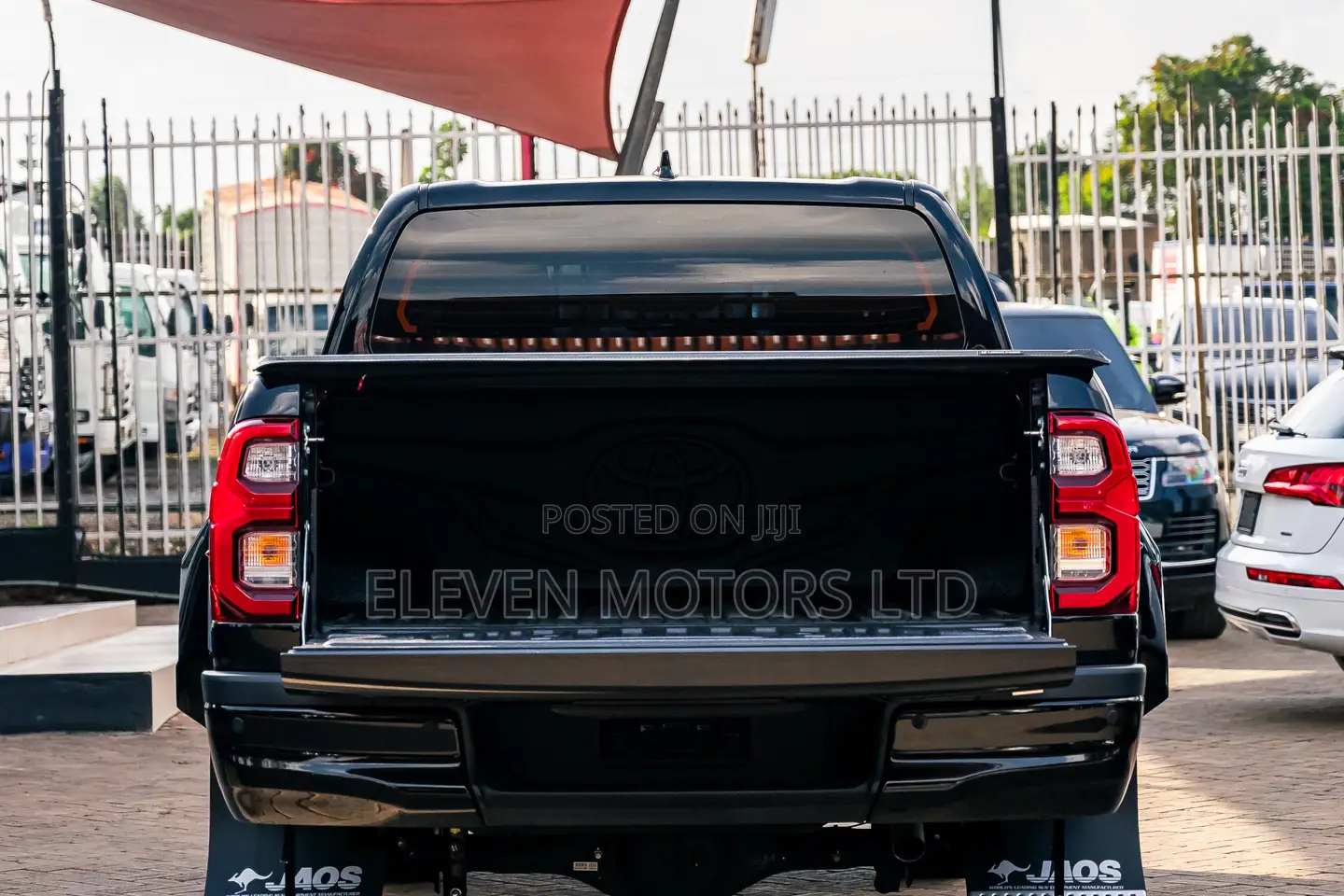 Toyota Hilux 2021 Black
