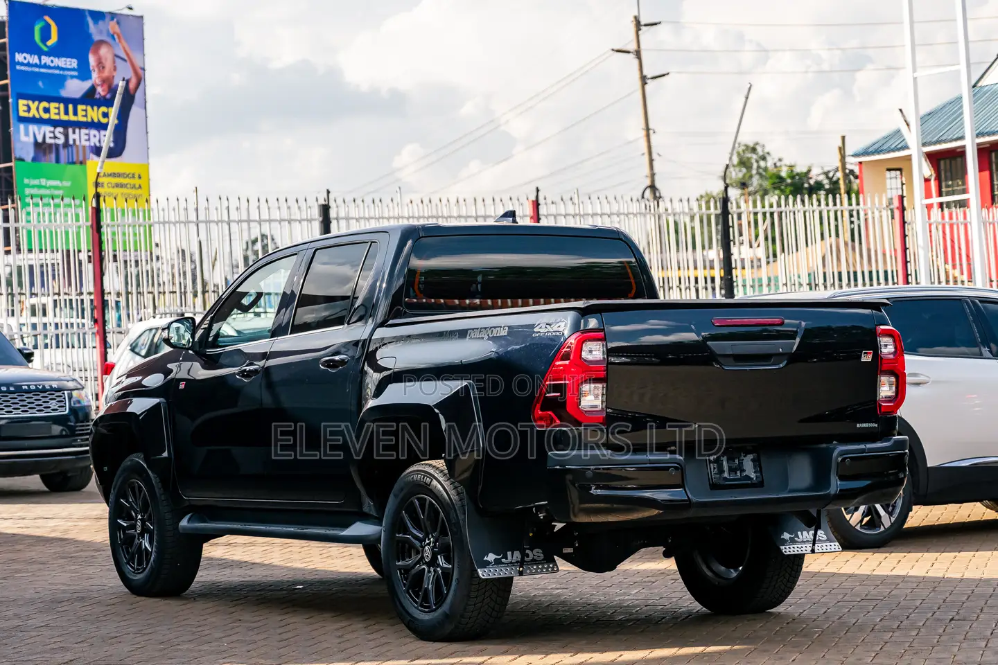 Toyota Hilux 2021 Black